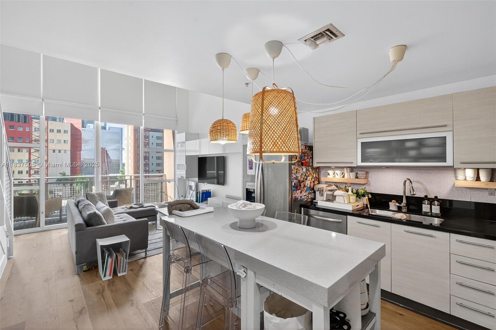 VIZCAYNE NORTH CONDO - Residential