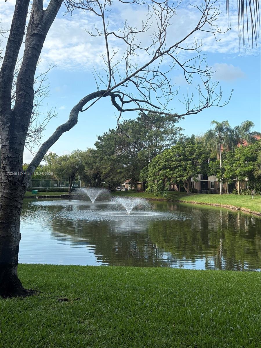 Photo 1 of 10131 W Sunrise Blvd 106, Plantation, Florida, $2,050, Web #: 11783491