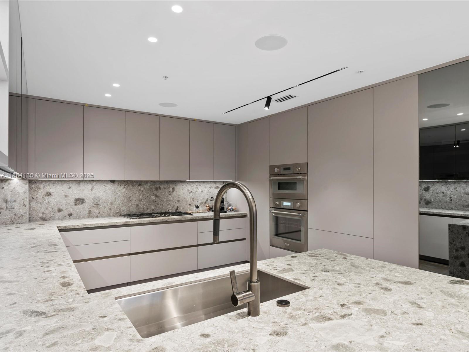 VILLAS OF POSITANO CONDO - Residential