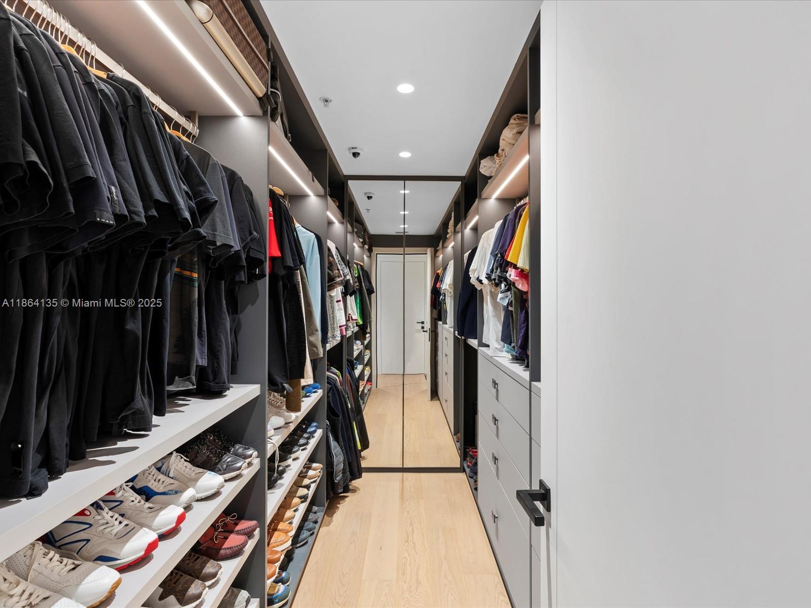 VILLAS OF POSITANO CONDO - Residential