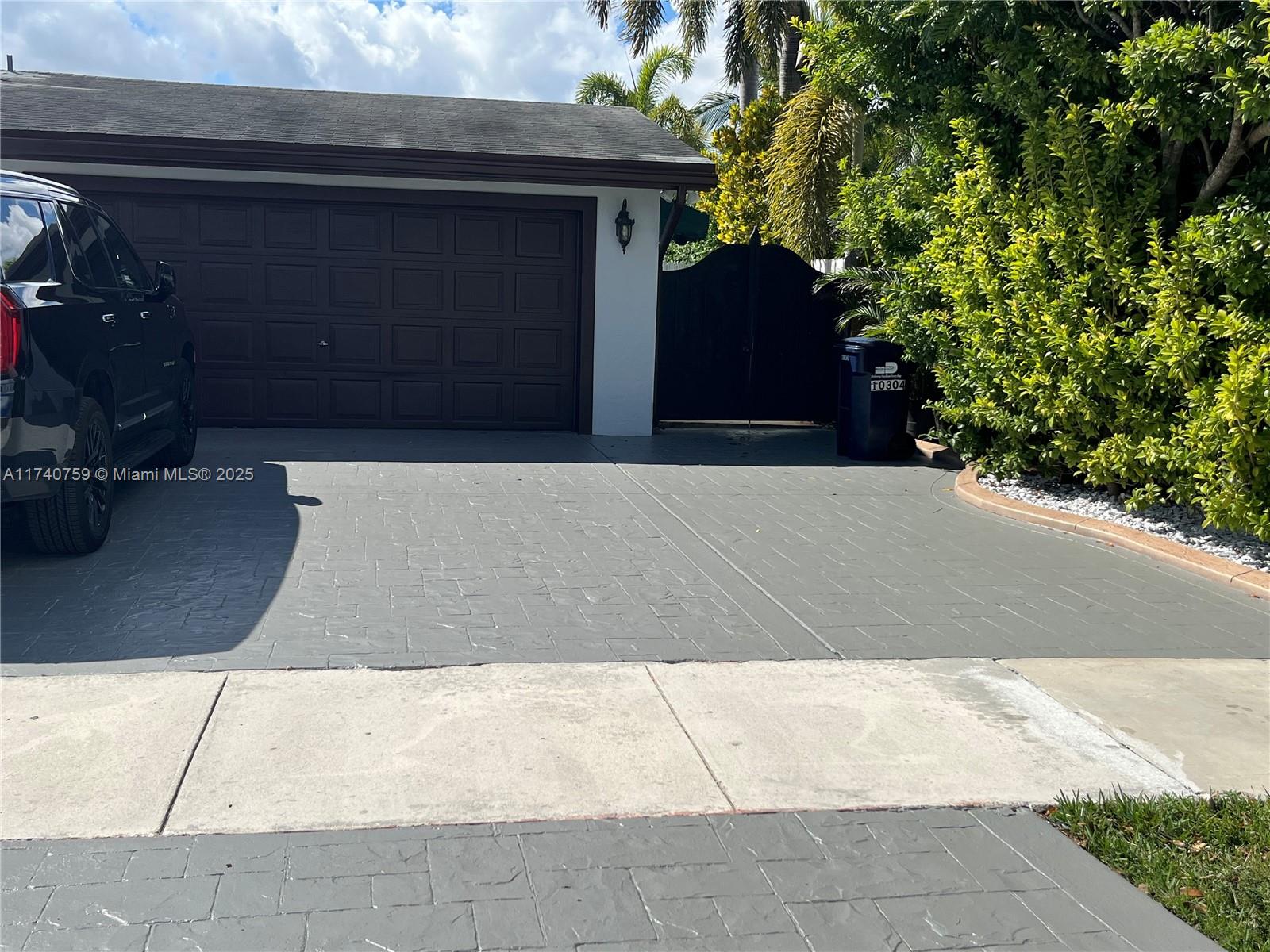 FIRST ADDN TO CALUSA CLUB - Residential