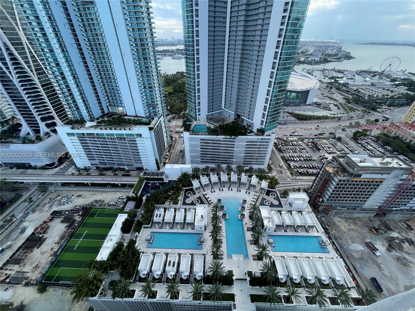 PARAMOUNT MIAMI - Residential