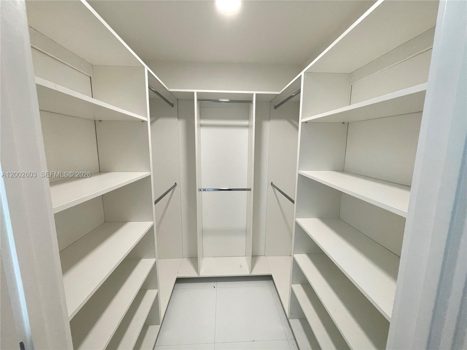 PARAMOUNT MIAMI - Residential