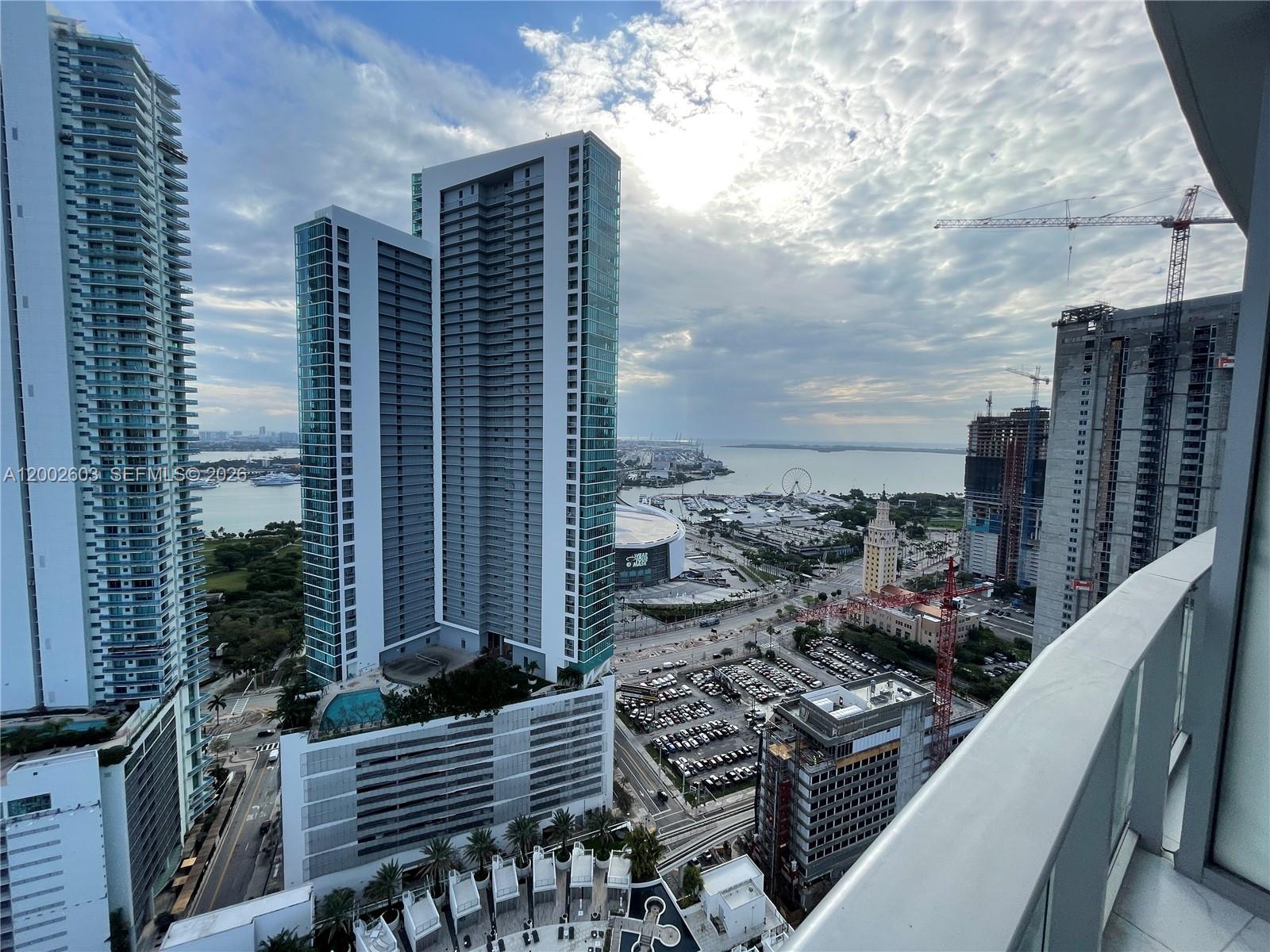 PARAMOUNT MIAMI - Residential