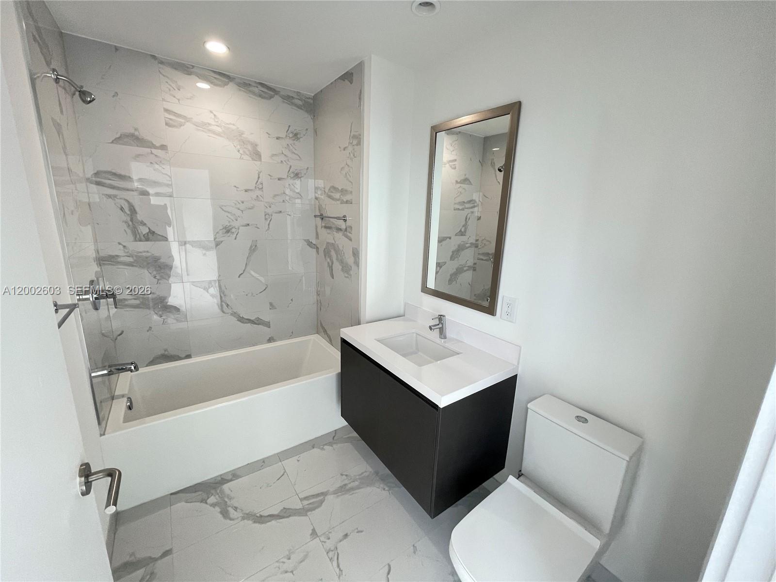 PARAMOUNT MIAMI - Residential