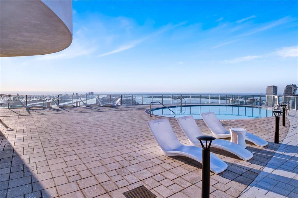 PARAMOUNT MIAMI - Residential