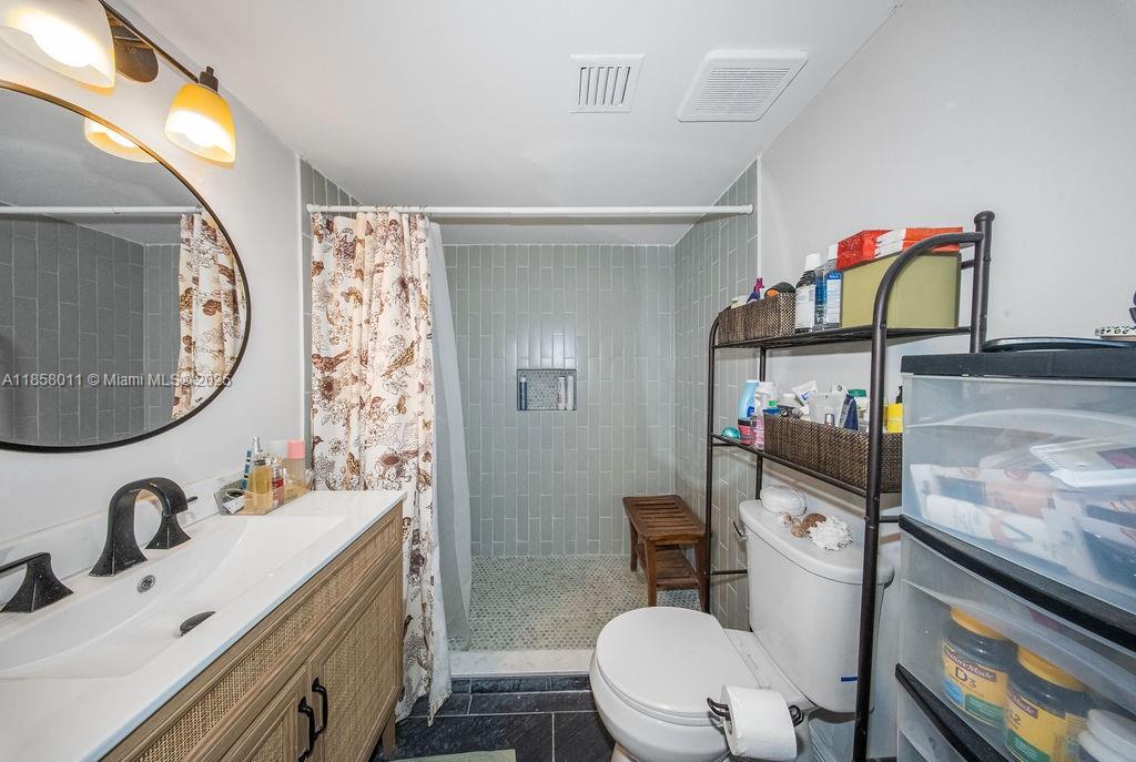 BRIAR BAY TOWNHOUSE ESTAT - Residential