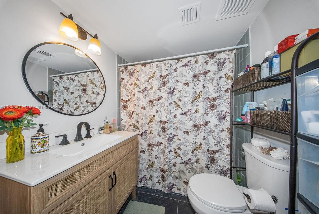 BRIAR BAY TOWNHOUSE ESTAT - Residential