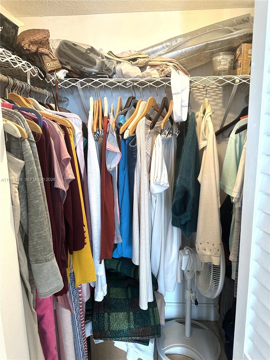 IMPERIAL TOWERS NORTH CON - Residential