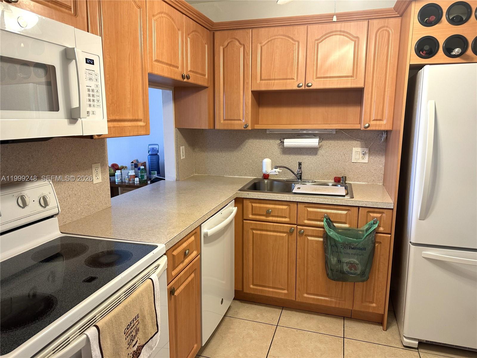 IMPERIAL TOWERS NORTH CON - Residential