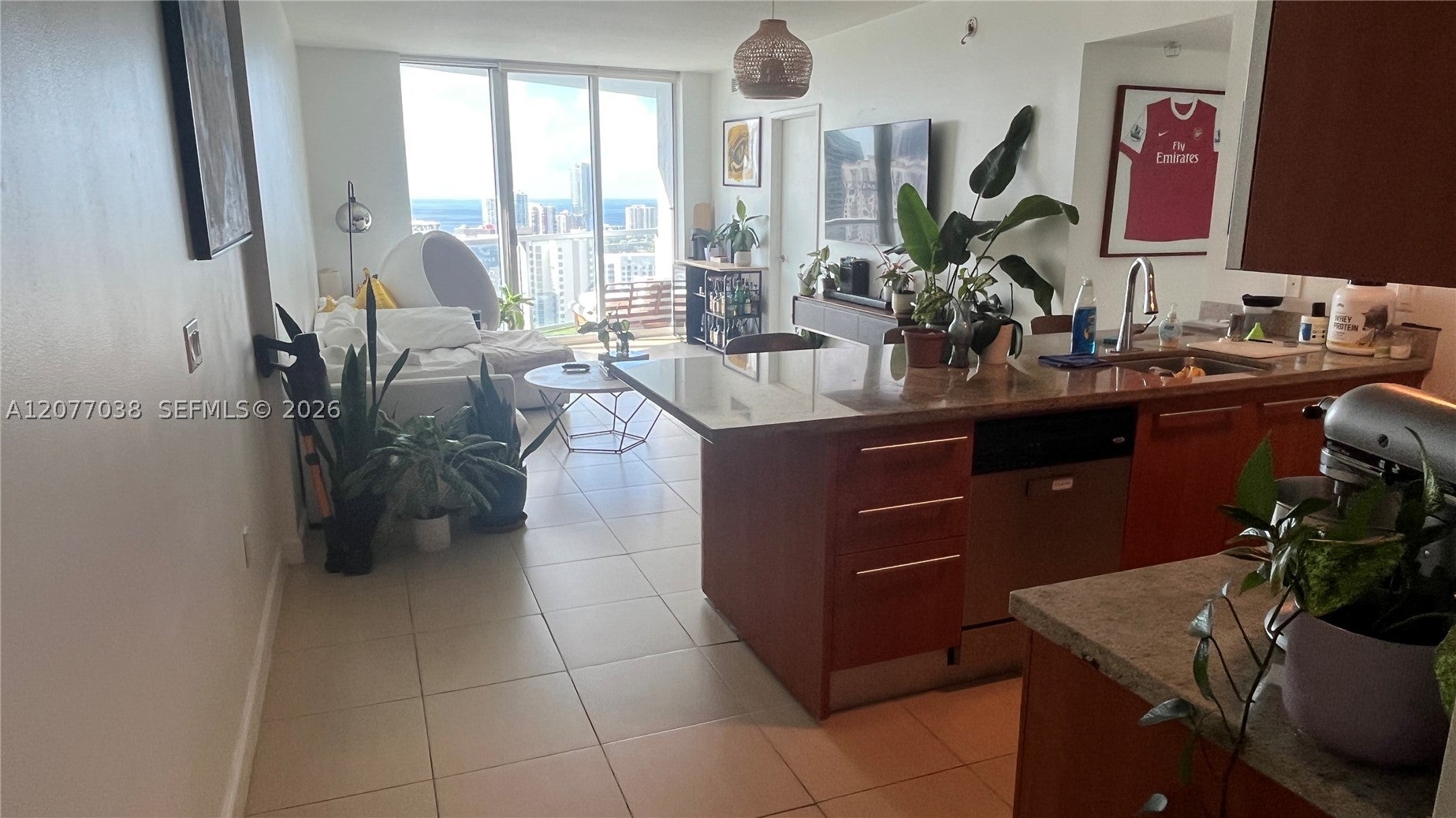 185 SW 7th St 3702