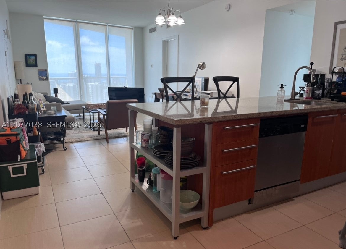 185 SW 7th St 3702