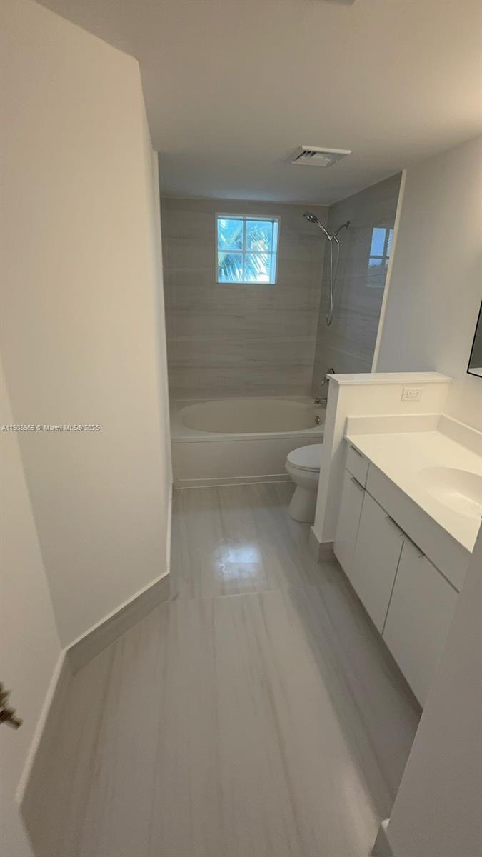 PORTO BELLAGIO CONDO - Residential Lease