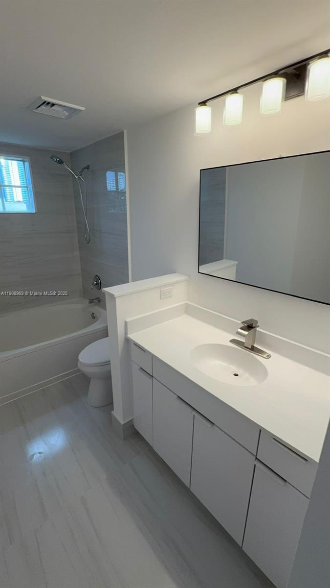 PORTO BELLAGIO CONDO - Residential Lease