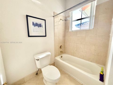 Tiny photo for 1141 Waterside Ln, Hollywood, FL 33019 (MLS # A12007706)