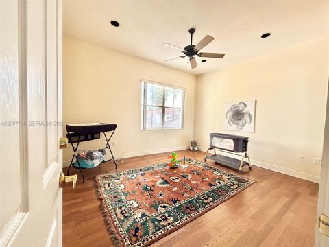 Tiny photo for 1141 Waterside Ln, Hollywood, FL 33019 (MLS # A12007706)