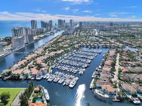 Tiny photo for 1141 Waterside Ln, Hollywood, FL 33019 (MLS # A12007706)