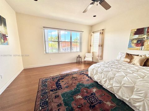 Tiny photo for 1141 Waterside Ln, Hollywood, FL 33019 (MLS # A12007706)