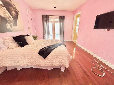 Tiny photo for 1141 Waterside Ln, Hollywood, FL 33019 (MLS # A12007706)