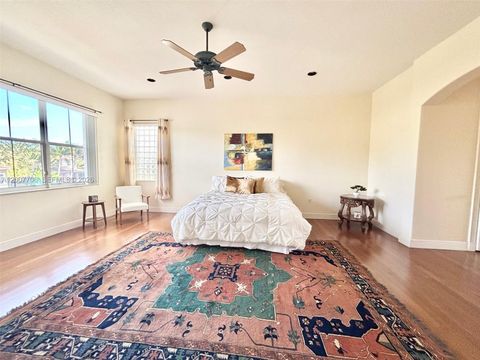 Tiny photo for 1141 Waterside Ln, Hollywood, FL 33019 (MLS # A12007706)