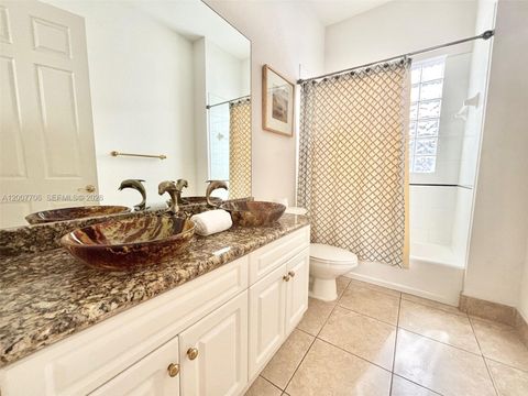 Tiny photo for 1141 Waterside Ln, Hollywood, FL 33019 (MLS # A12007706)