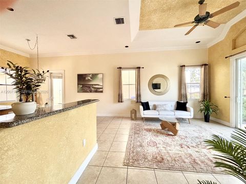 Tiny photo for 1141 Waterside Ln, Hollywood, FL 33019 (MLS # A12007706)