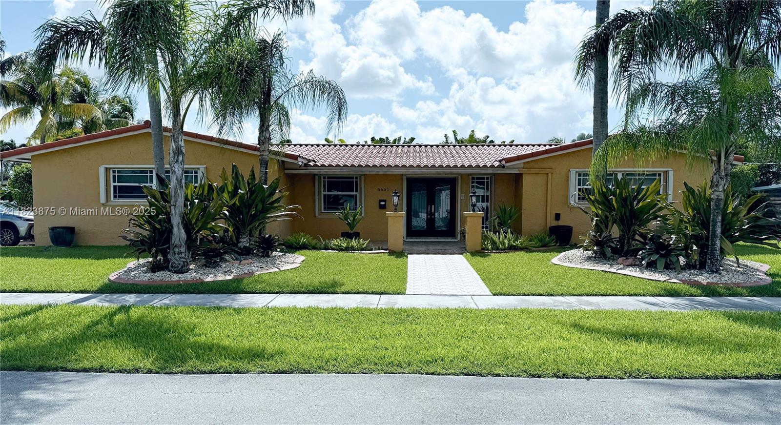 Property for Sale at 6651 Sw 91st Ave, Miami, Broward County, Florida - Bedrooms: 4 
Bathrooms: 2  - $940,000