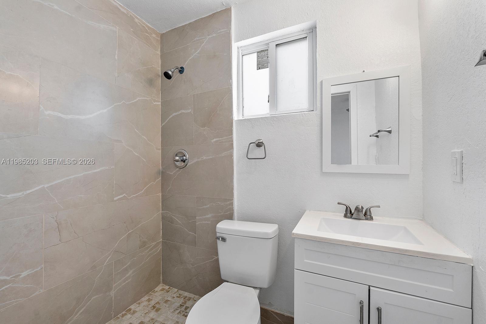 SUNRISE GOLF VILLAGE SEC - Residential Lease