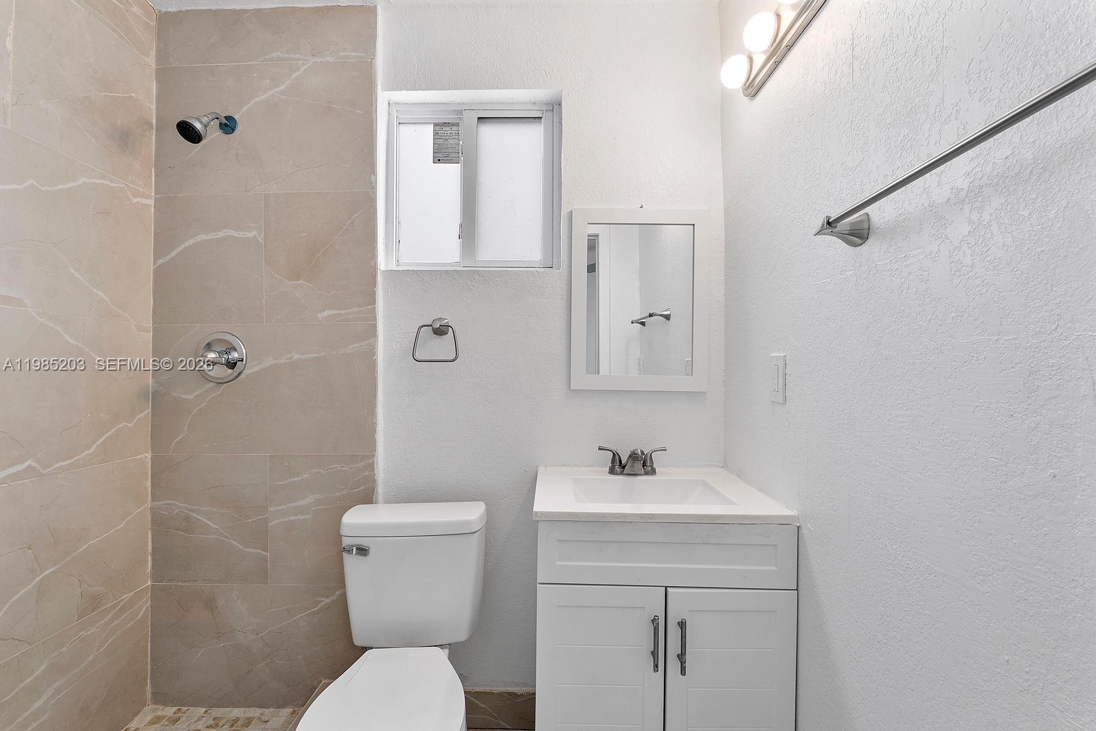 SUNRISE GOLF VILLAGE SEC - Residential Lease