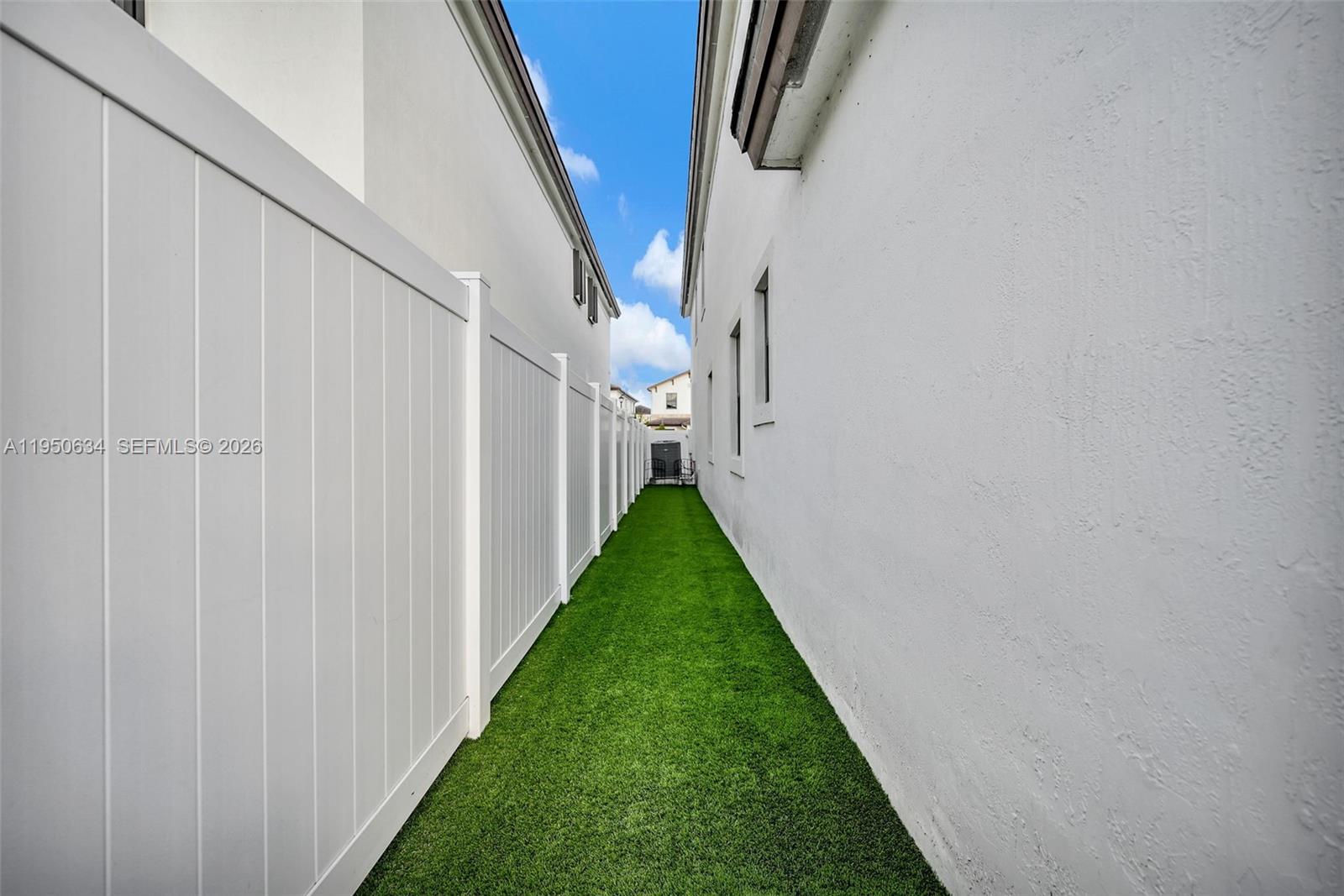 AQUABELLA NORTH - Residential