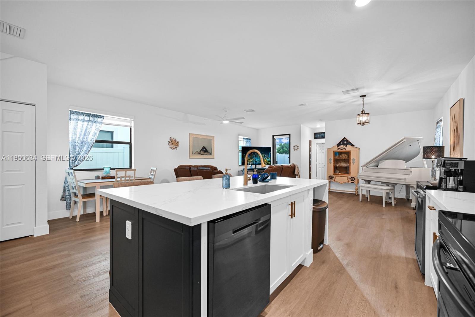 AQUABELLA NORTH - Residential