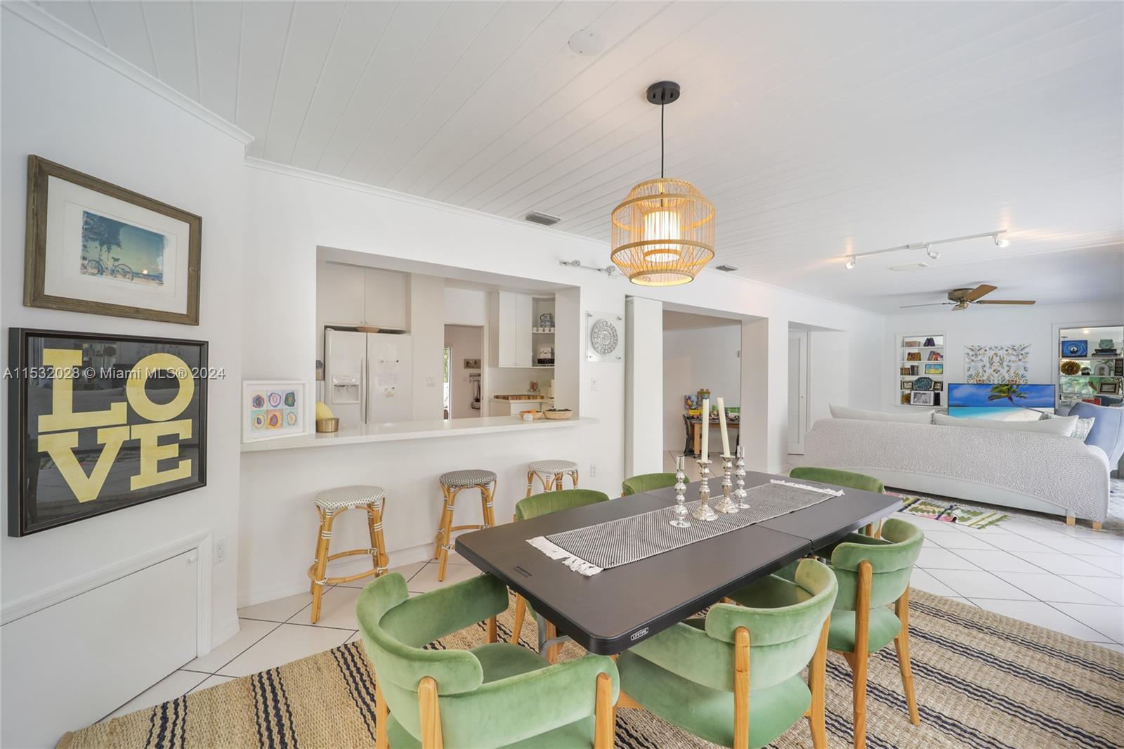 TROPICAL ISLE HOMES SUB 4 - Residential