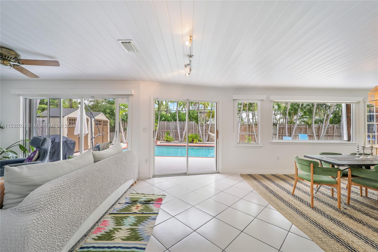 TROPICAL ISLE HOMES SUB 4 - Residential