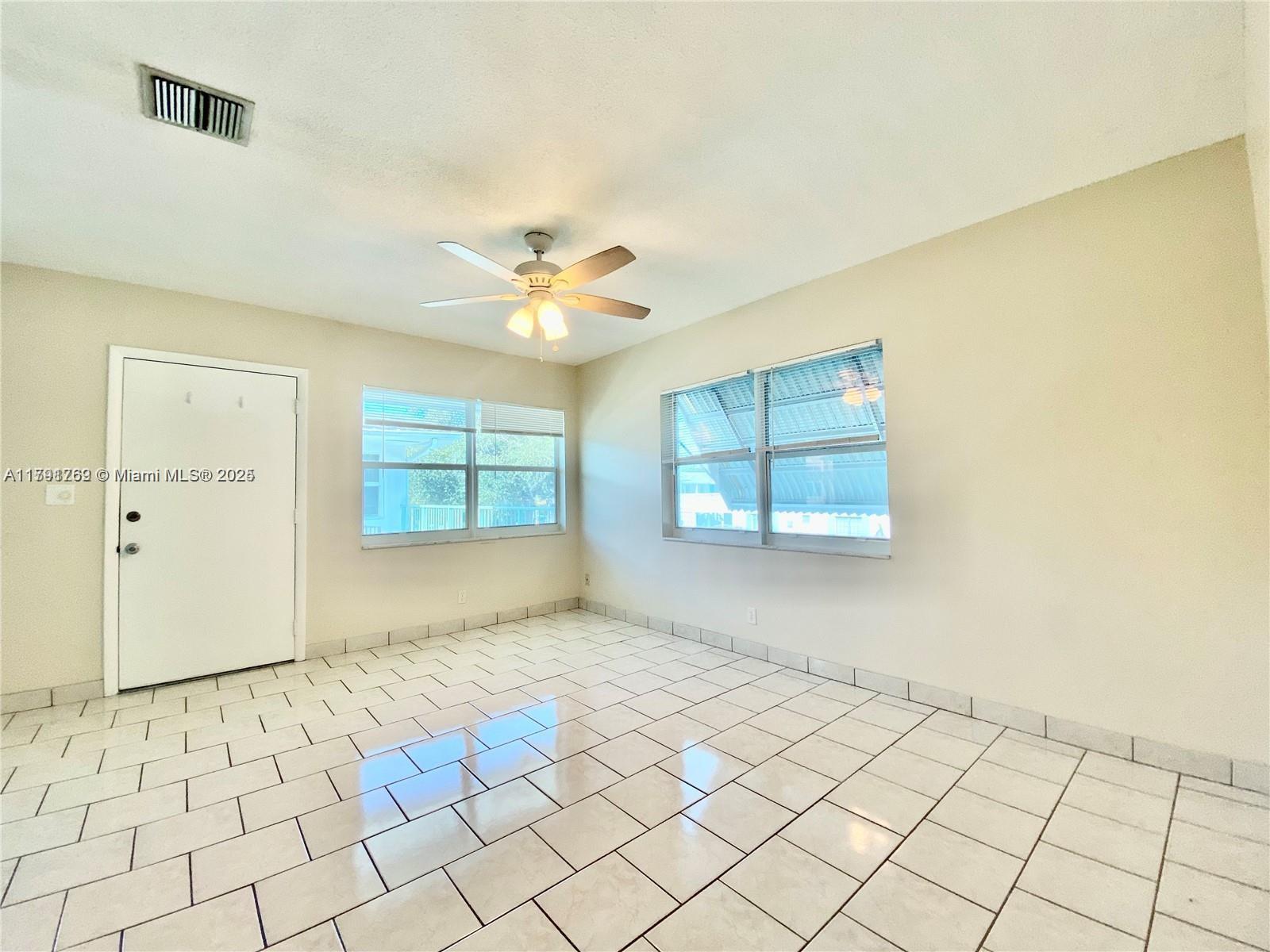 Rental Property at 1824 Monroe St 15, Hollywood, Broward County, Florida - Bedrooms: 1 
Bathrooms: 2  - $1,650 MO.