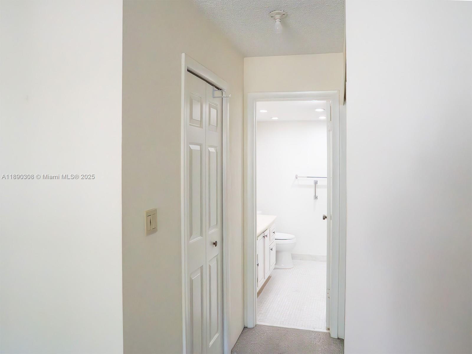 BUILDING FOUR OF RACQUET - Residential