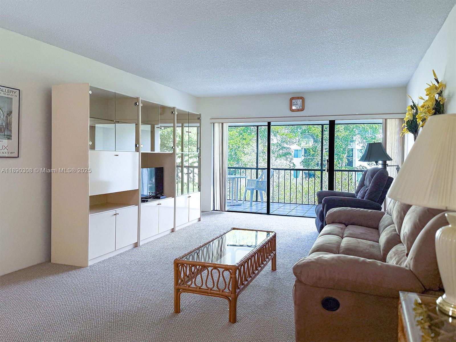 BUILDING FOUR OF RACQUET - Residential