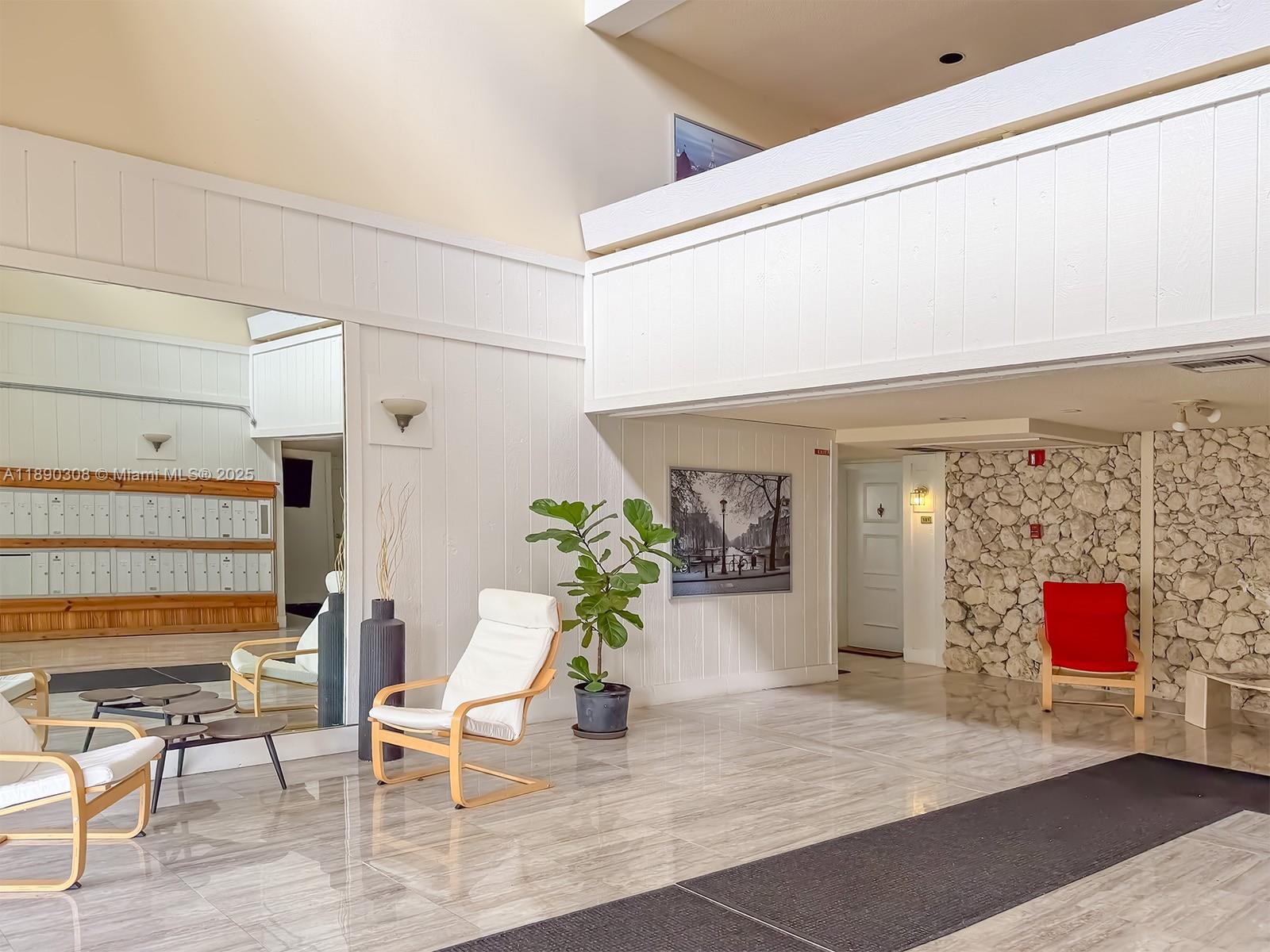BUILDING FOUR OF RACQUET - Residential