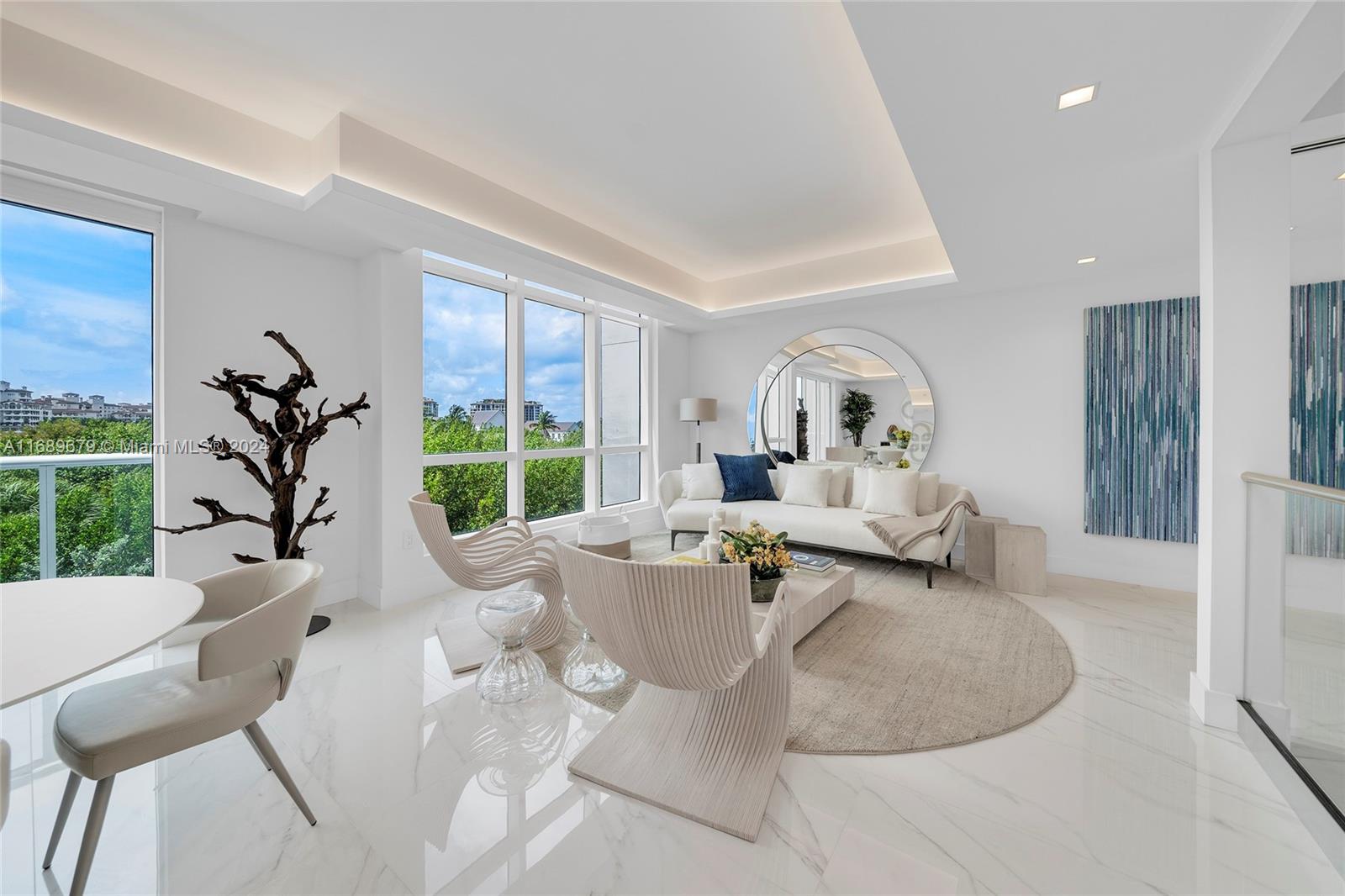 CONTINUUM ON SOUTH BEACH - Residential