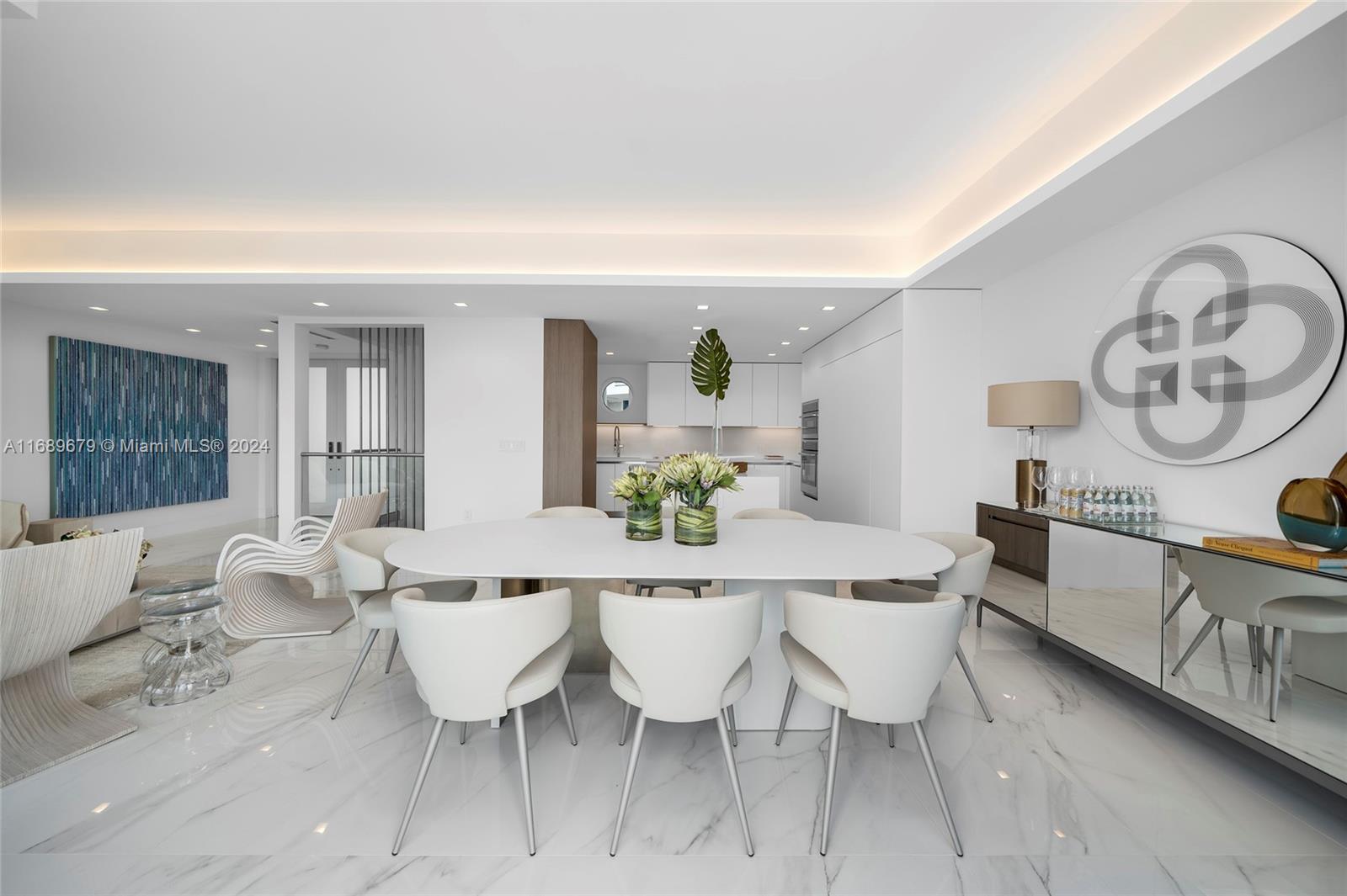 CONTINUUM ON SOUTH BEACH - Residential