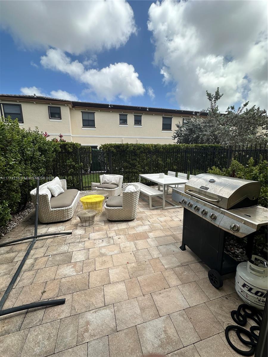 4706 Santa Cruz Way