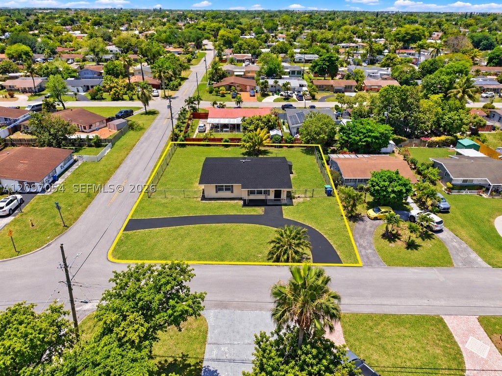 Photo of 2724 Acapulco Dr, Miramar, FL 33023 (MLS # A12097054)