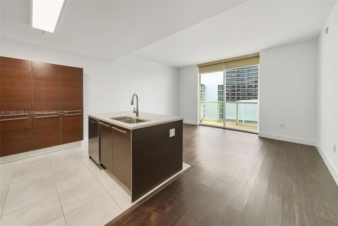 1900 N BAYSHORE DR 3707 Miami FL 33132