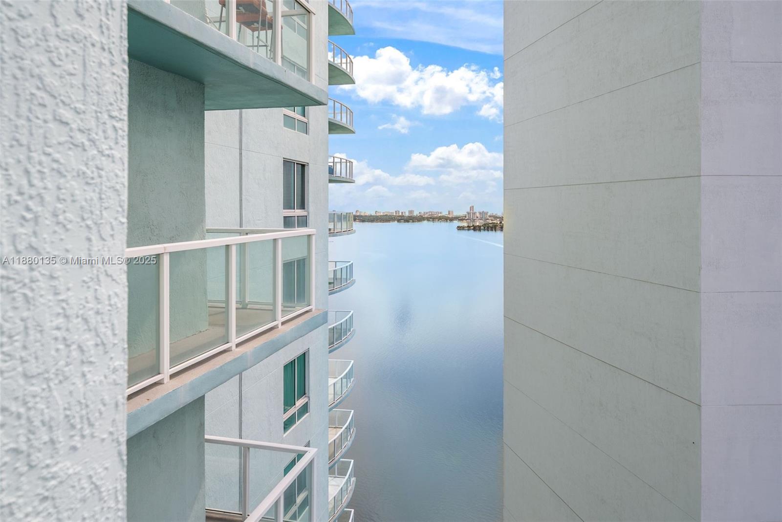 1900 N BAYSHORE DR 3707