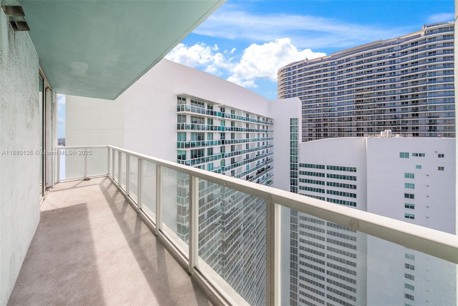 1900 N BAYSHORE DR 3707