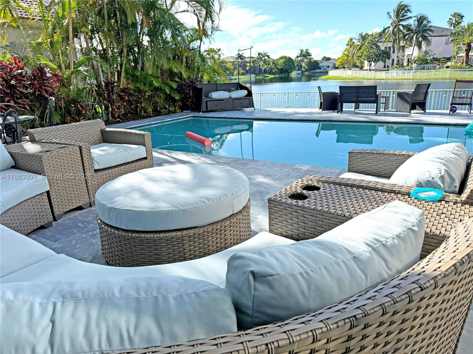 SUNSET LAKES PLAT THREE - Residential Lease