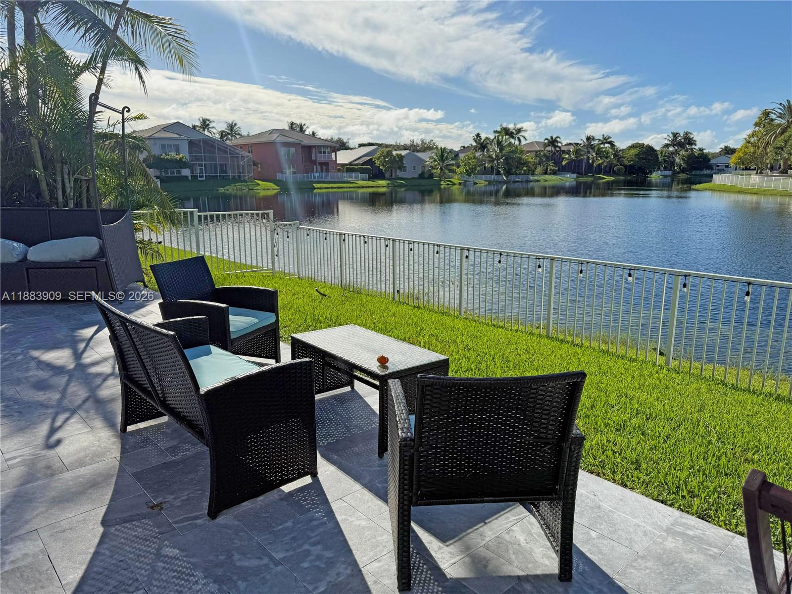 SUNSET LAKES PLAT THREE - Residential Lease