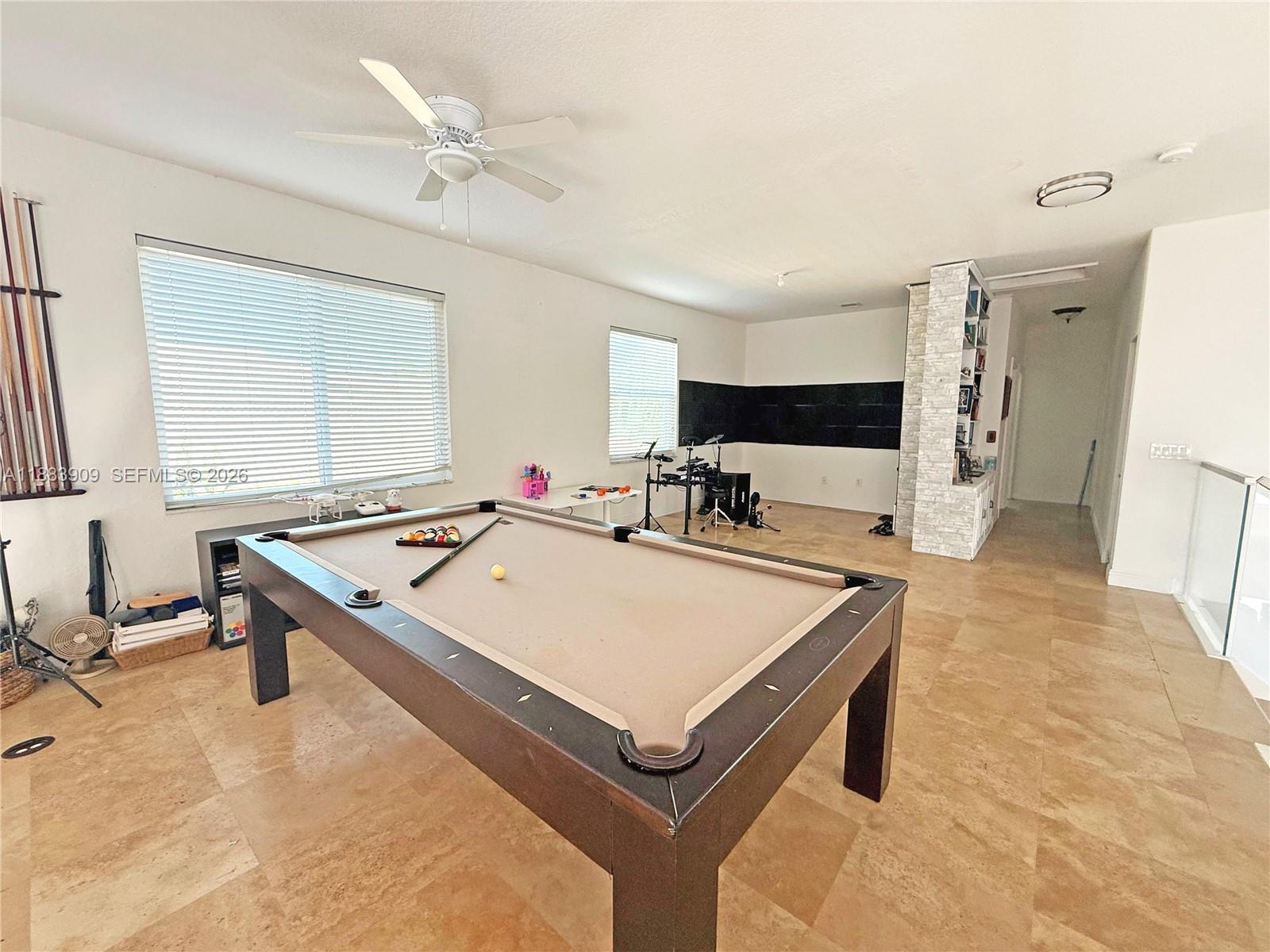 SUNSET LAKES PLAT THREE - Residential Lease