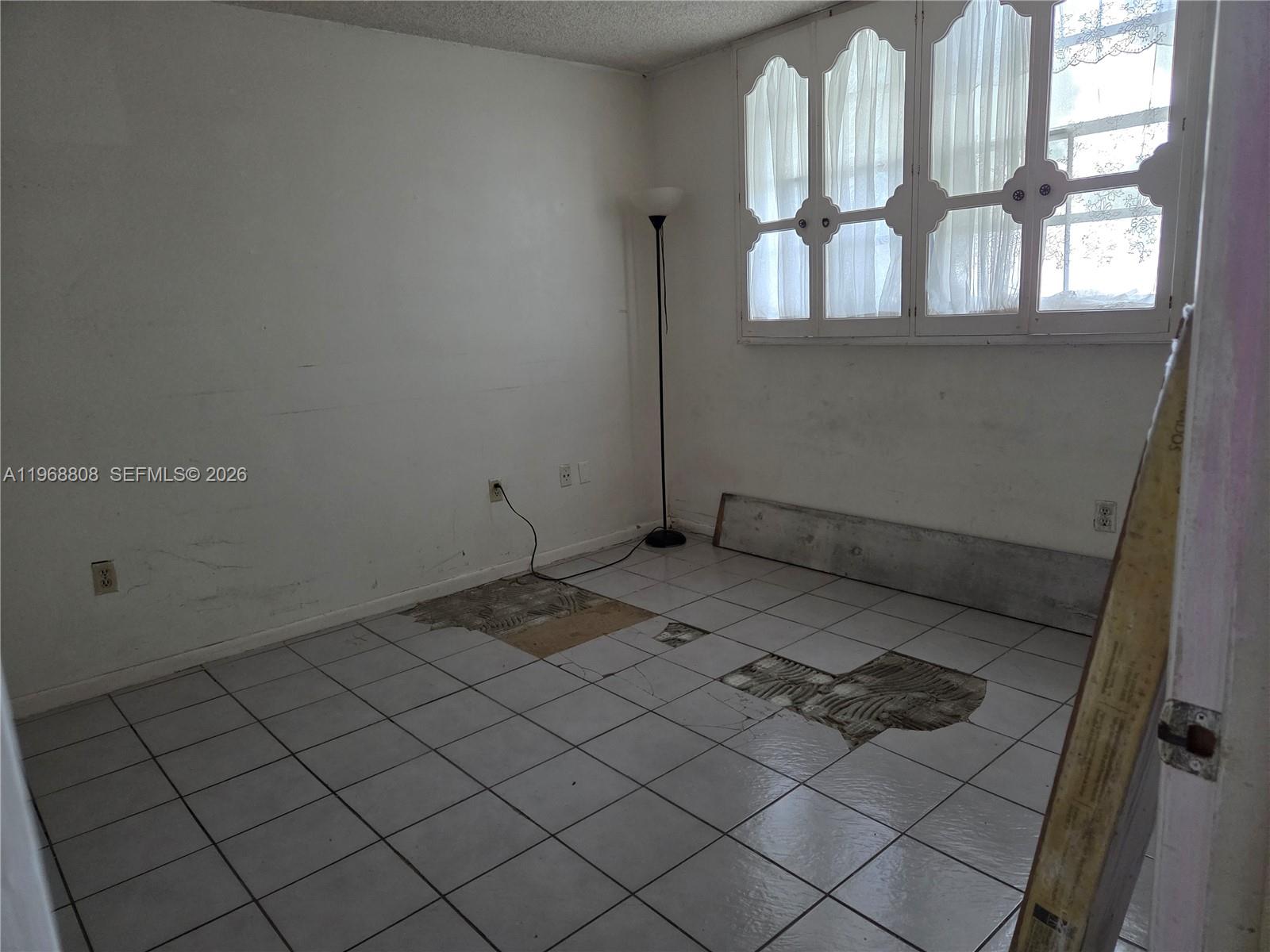 EL CONQUISTADOR SOUTH CON - Residential