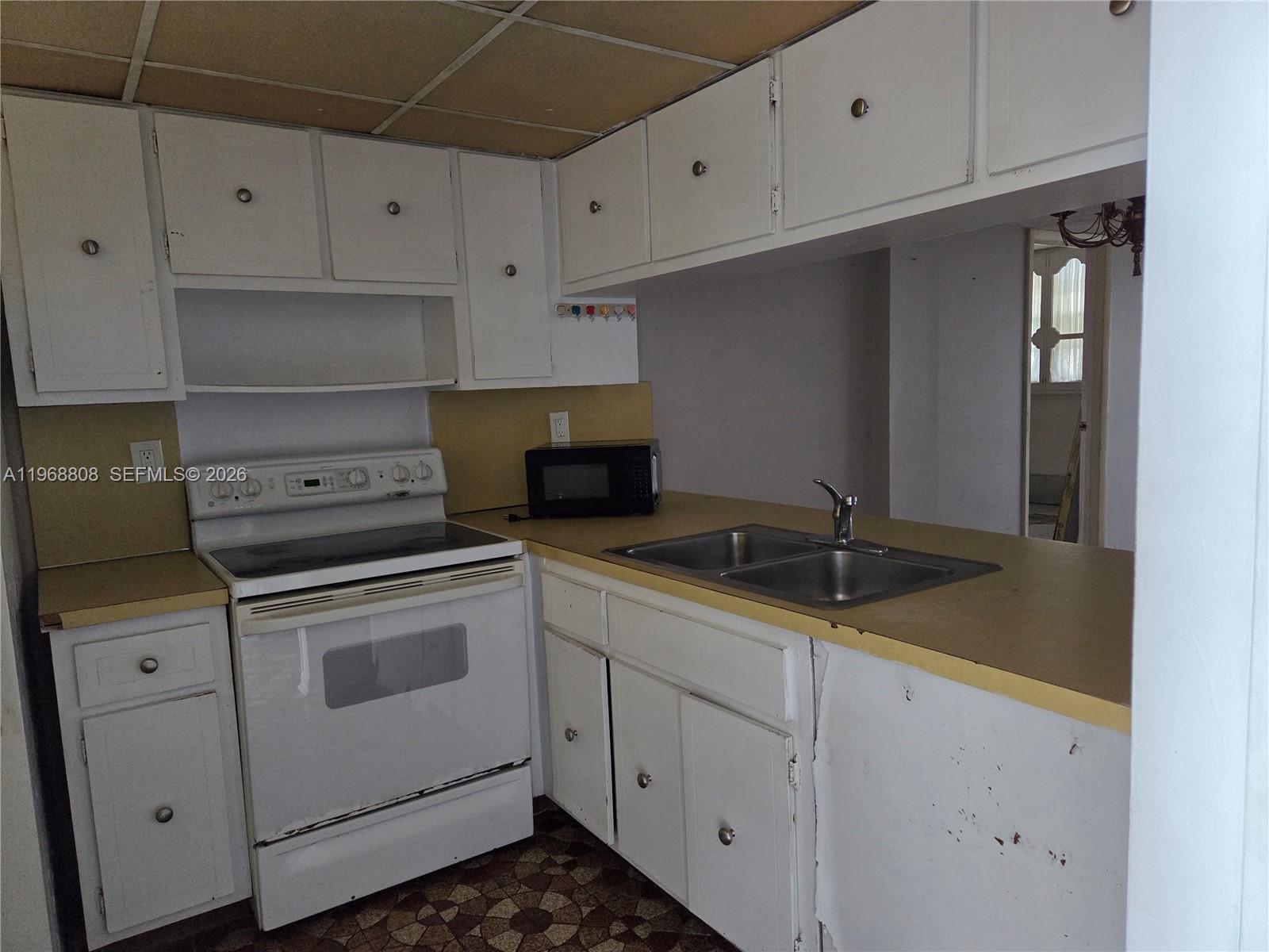 EL CONQUISTADOR SOUTH CON - Residential