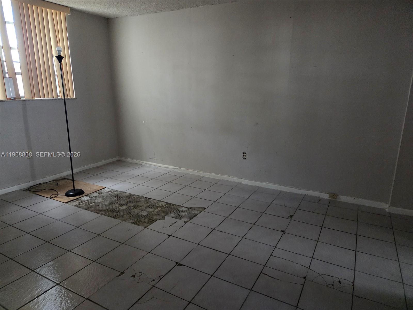 EL CONQUISTADOR SOUTH CON - Residential